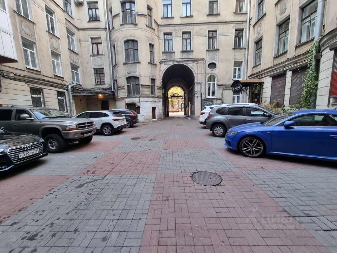 Продажа 2-комн квартиры на вторичном рынке Каменноостровский проспект, 29