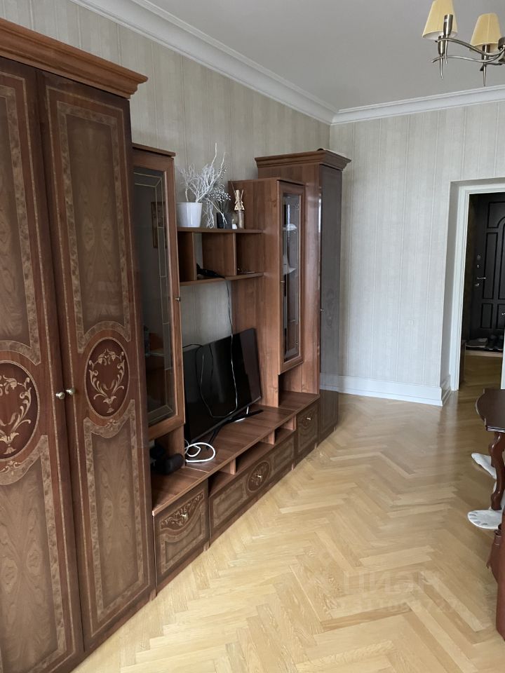 Продажа 2-комн квартиры на вторичном рынке Малый Патриарший переулок, 3