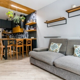 Продажа 2-комн квартиры на вторичном рынке Московский пр-кт,  д. 183-185