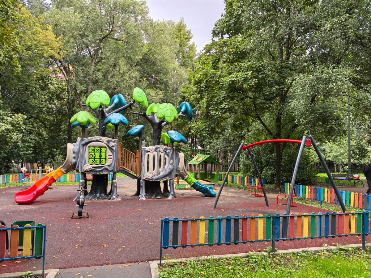 Продажа 2-комн квартиры на вторичном рынке Кронштадтский бульвар, 43К2