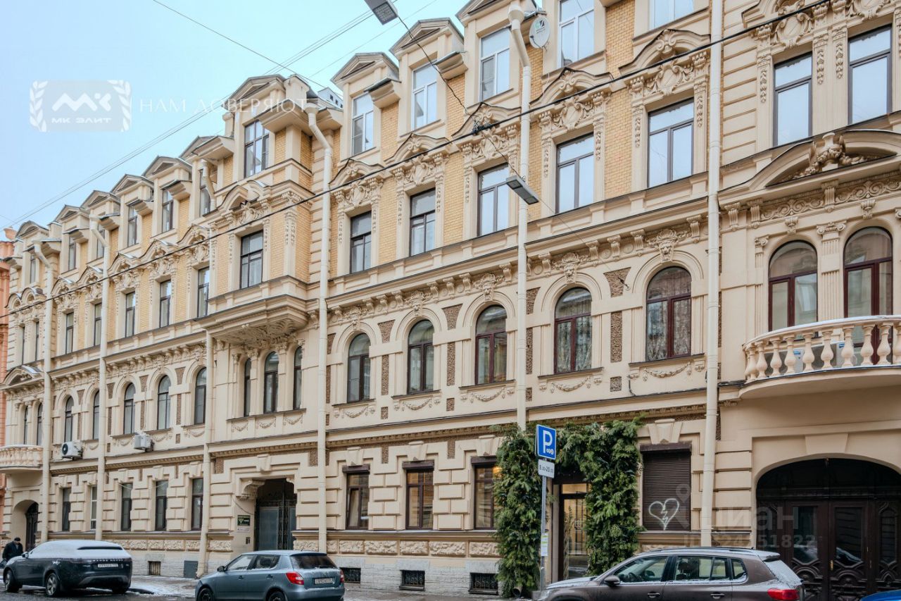 Продажа 4-комн квартиры на вторичном рынке переулок Басков, 26