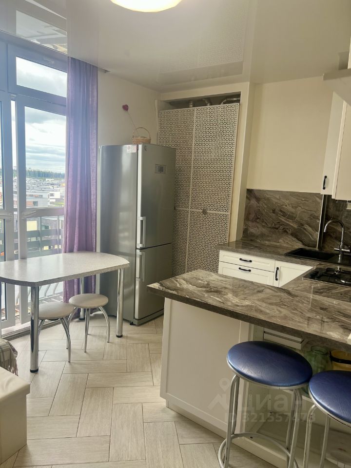 Продажа 3-комн квартиры на вторичном рынке Новогорск мкр, улица Ивановская, 12к3