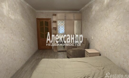 Продажа 3-комн квартиры на вторичном рынке Петергоф г, Собственный пр-кт,  д. 34