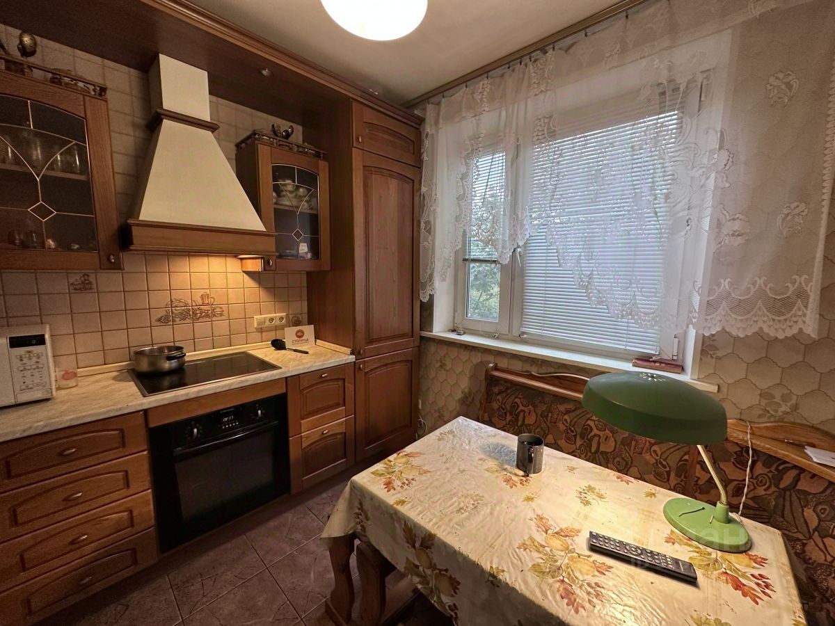 Аренда 2-комн квартиры на вторичном рынке Луганская улица, 3К1