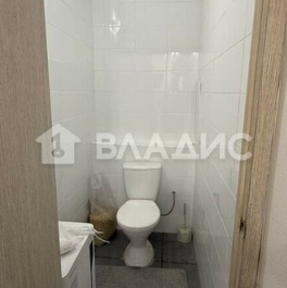 Продажа 2-комн квартиры на вторичном рынке Нововатутинская 3-я ул,  д. 8