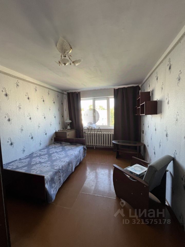 Продажа 3-комн квартиры на вторичном рынке пос. Сосново, улица Первомайская, 5