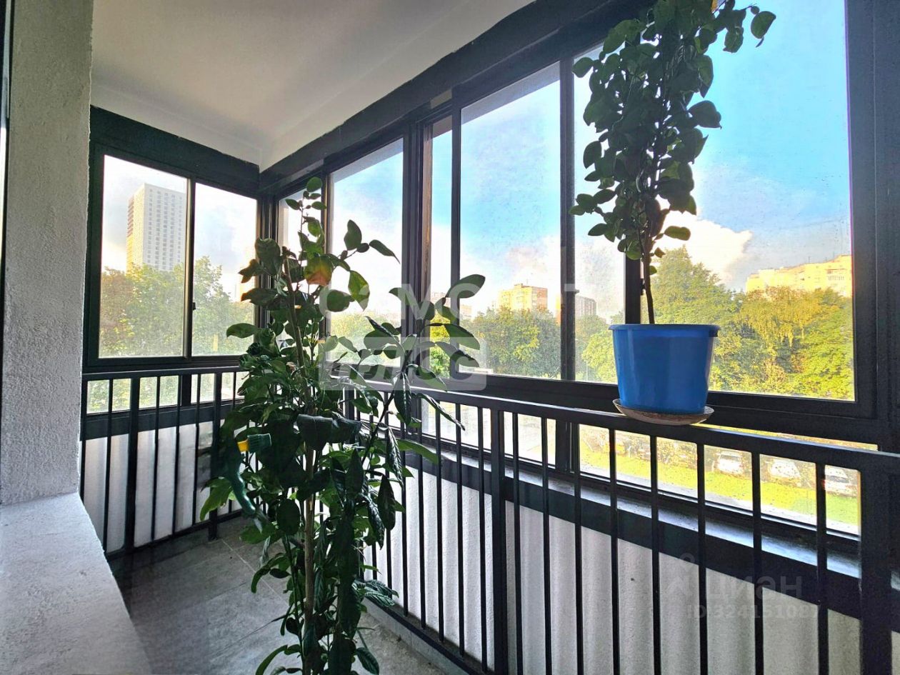 Продажа 2-комн квартиры на вторичном рынке улица Молодцова, 17