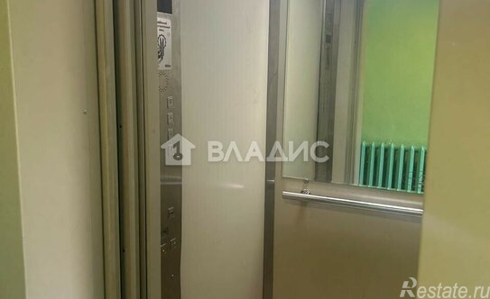 Продажа 2-комн квартиры на вторичном рынке ул Юных Ленинцев,  д. 18,  к. 2