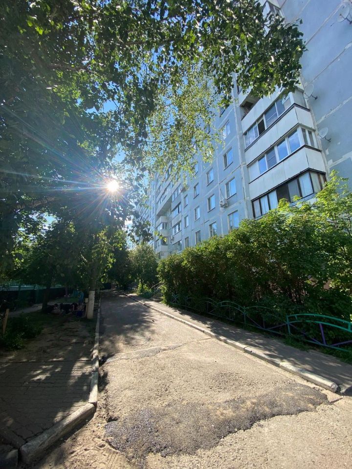 Продажа 2-комн квартиры на вторичном рынке Купавна мкр, Балашиха, улица Адмирала Кузнецова,  д. 2