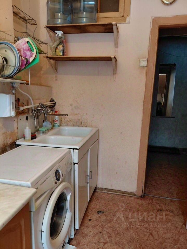 Продажа комнаты 21-я Васильевского острова линия, 16к2
