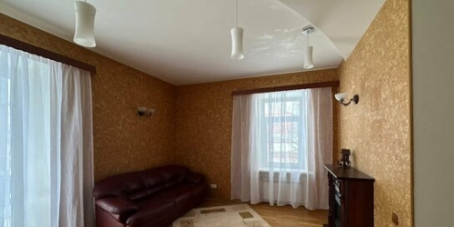 4-комн квартира Петергоф г, Эрлеровский б-р,  д. 10