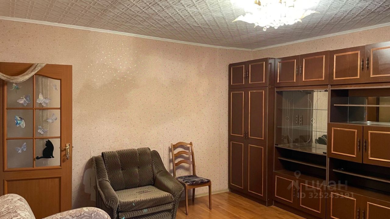 Продажа 2-комн квартиры на вторичном рынке пос. Пансионат Зеленый Бор, 1
