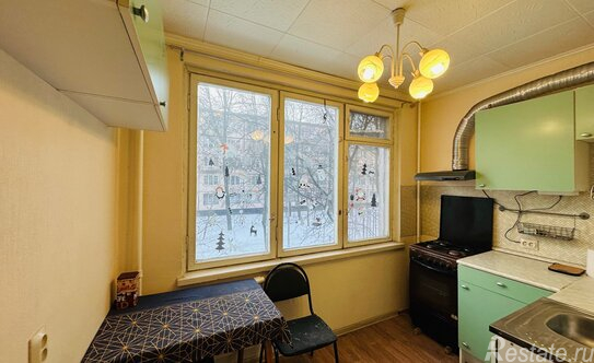 Продажа 3-комн квартиры на вторичном рынке улица Крыленко,  д. 13 к3