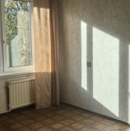 Продажа 2-комн квартиры на вторичном рынке улица Тельмана,  д. 42