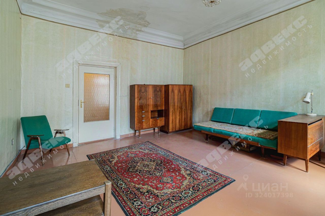 Продажа 3-комн квартиры на вторичном рынке Гороховая улица, 46