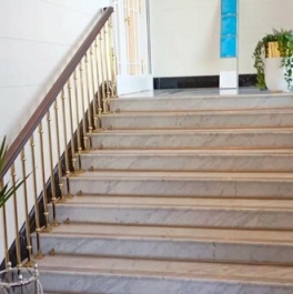 Продажа 2-комн квартиры на вторичном рынке Воскресенская наб,  д. 32