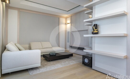 Продажа 3-комн квартиры на вторичном рынке Пожарский пер,  д. 3