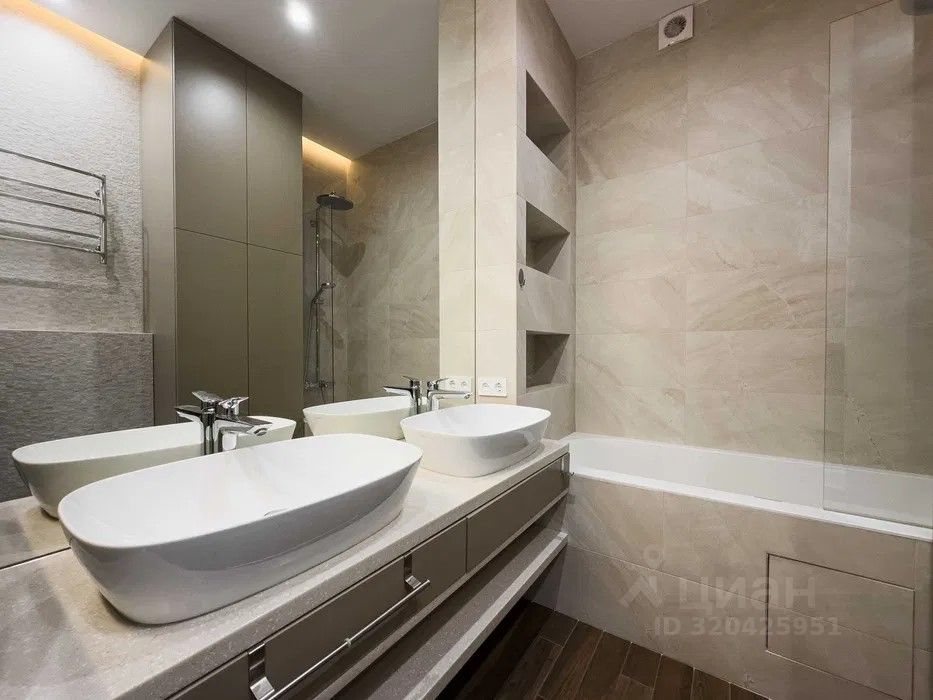 Продажа 3-комн квартиры на вторичном рынке улица Петра Алексеева, 14