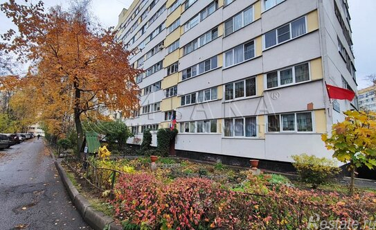 Продажа 3-комн квартиры на вторичном рынке Ветеранов пр-кт,  д. 3 к1