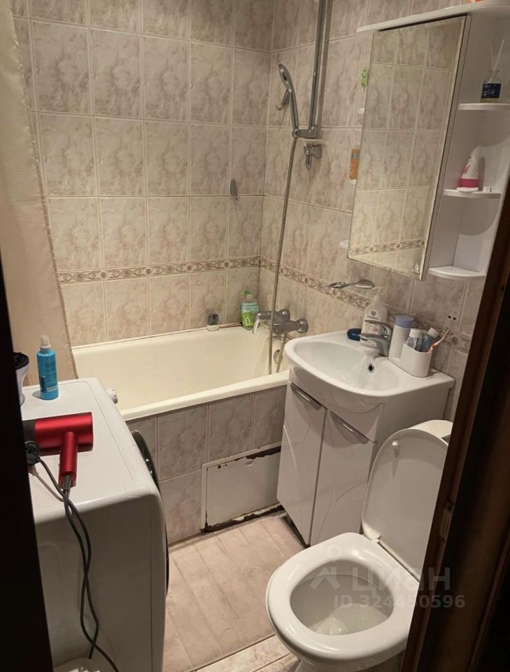 Продажа 1-комн квартиры на вторичном рынке улица Чугунные Ворота, 9К1