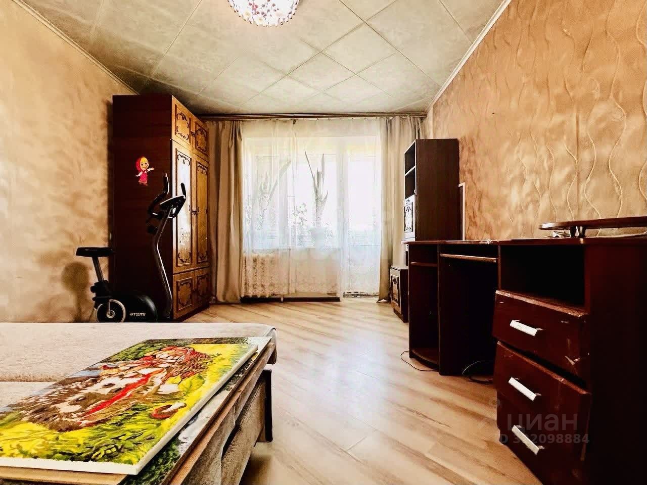 Продажа 3-комн квартиры на вторичном рынке Лопатинский мкр, улица Комсомольская,  д. 19