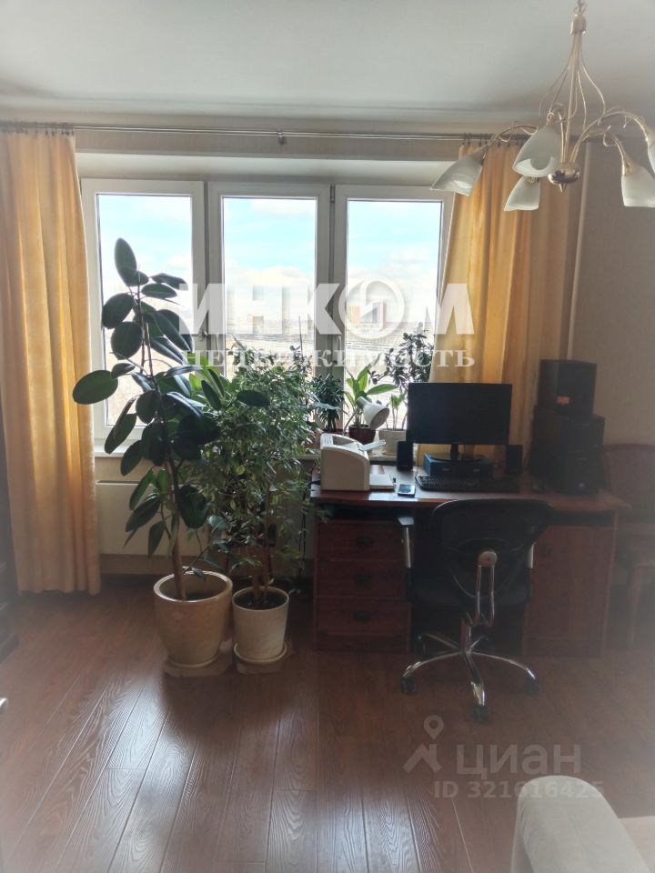 Продажа 3-комн квартиры на вторичном рынке Пантелеевская улица, 2