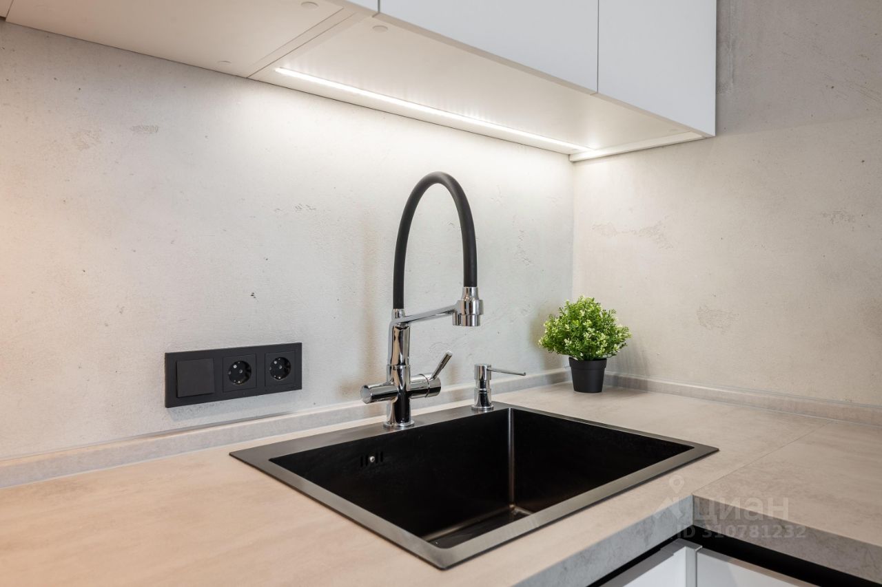 Продажа студии улица 1-я Леонова, 18