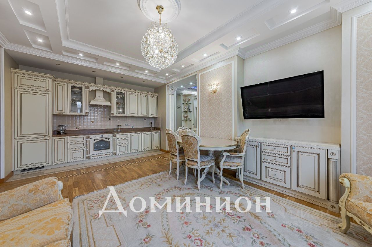 Продажа 4-комн квартиры на вторичном рынке Ломоносовский проспект, 25к1