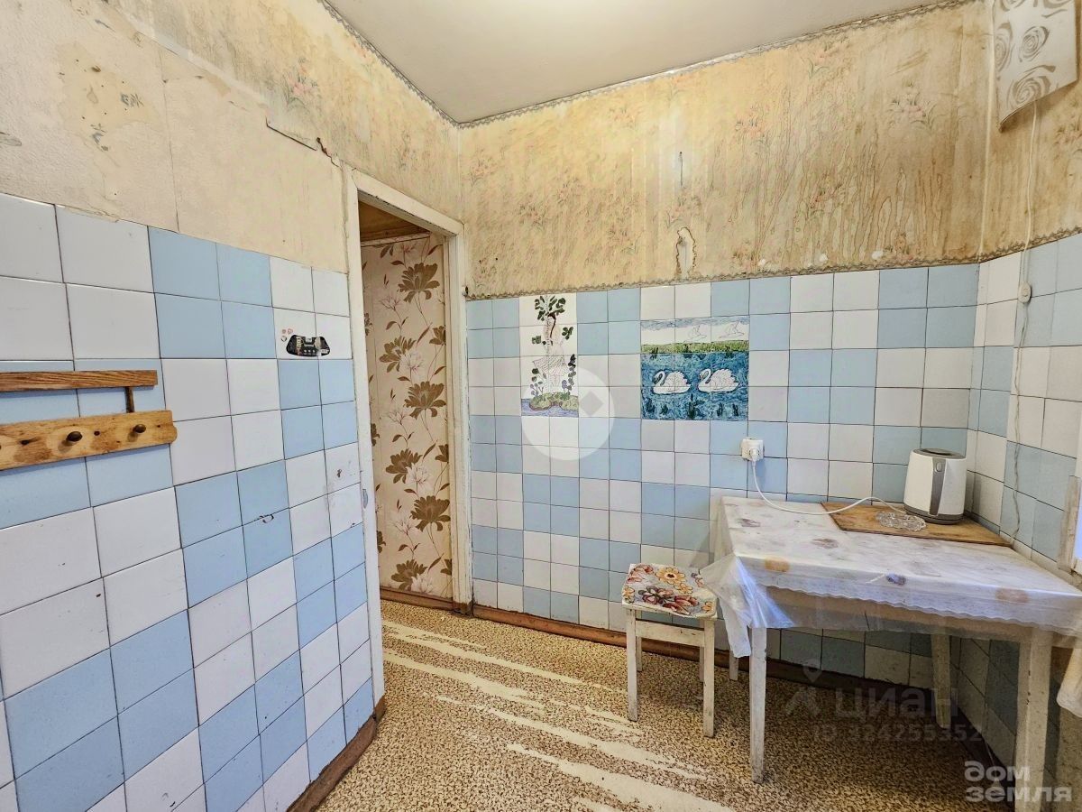 Продажа 2-комн квартиры на вторичном рынке Отрадное, Вокзальная улица, 1