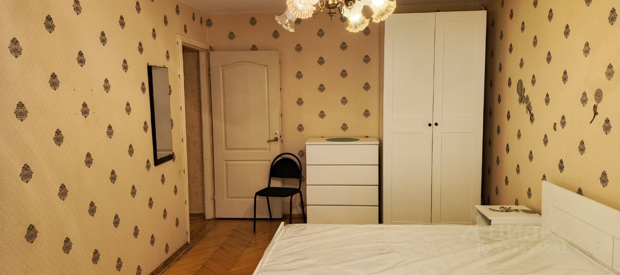 Продажа 3-комн квартиры на вторичном рынке Стрелецкая улица, 8