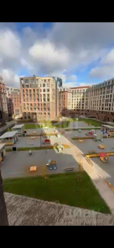 Продажа 3-комн квартиры на вторичном рынке улица Стахановцев, 1