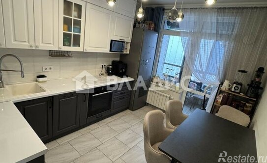 Продажа 2-комн квартиры на вторичном рынке ул Константина Федина,  д. 19