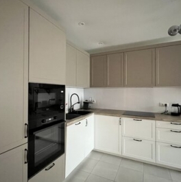 Продажа 4-комн квартиры на вторичном рынке ул Михайлова,  д. 30А,  к. 6