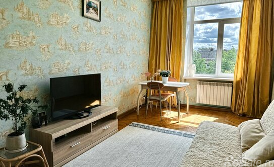 Продажа 2-комн квартиры на вторичном рынке Алтайская улица,  д. 14