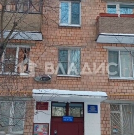 Продажа 2-комн квартиры на вторичном рынке Чонгарский б-р,  д. 30