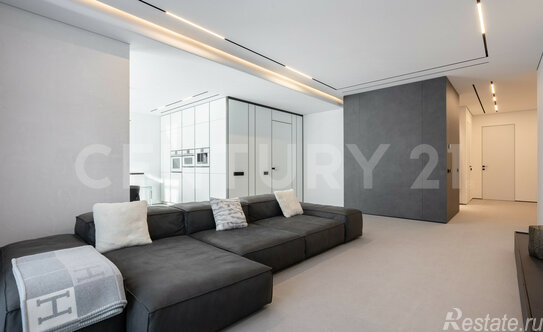 Продажа 4-комн квартиры на вторичном рынке Верхняя улица,  д. 22