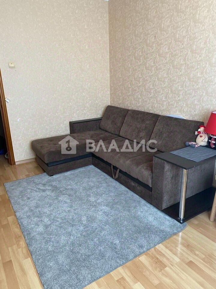 Продажа 2-комн квартиры на вторичном рынке улица Адмирала Лазарева, 16