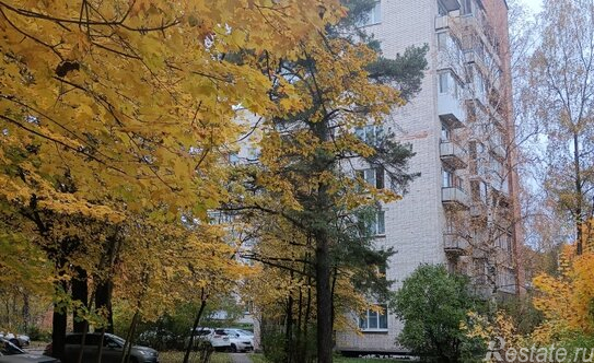 Продажа 3-комн квартиры на вторичном рынке Сосновый Бор г, Ленинградская ул,  д. 2