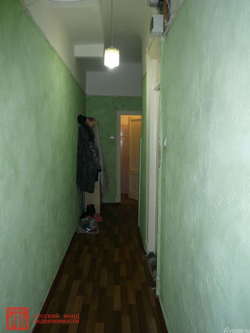 Продажа 4-комн квартиры на вторичном рынке Лахтинская ул. ,  д. 28