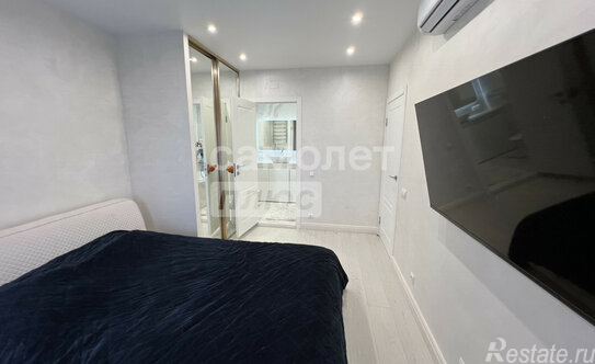 Продажа 2-комн квартиры на вторичном рынке улица Александры Монаховой,  д. 87 к2