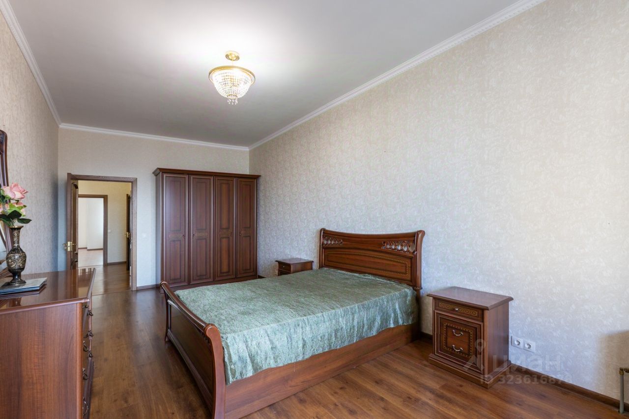 Продажа 4-комн квартиры на вторичном рынке Верхняя Красносельская улица, 19с2