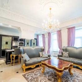 Продажа 3-комн элитного жилья Большая Морская ул,  д. 6