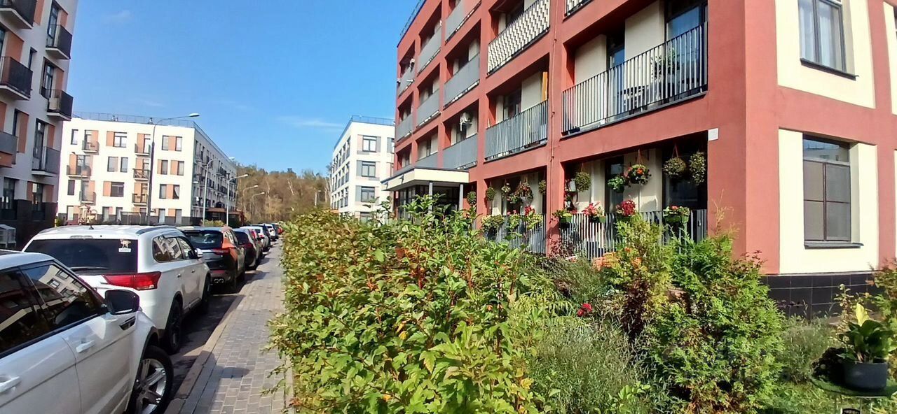 Продажа 3-комн квартиры на вторичном рынке пос. Мещерино, улица 4-й квартал, 10