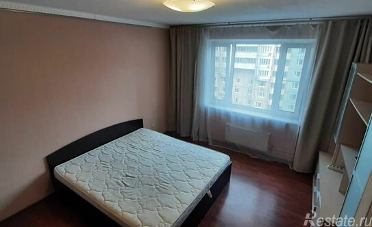 Продажа 2-комн квартиры на вторичном рынке Симферопольский б-р,  д. 24 к5