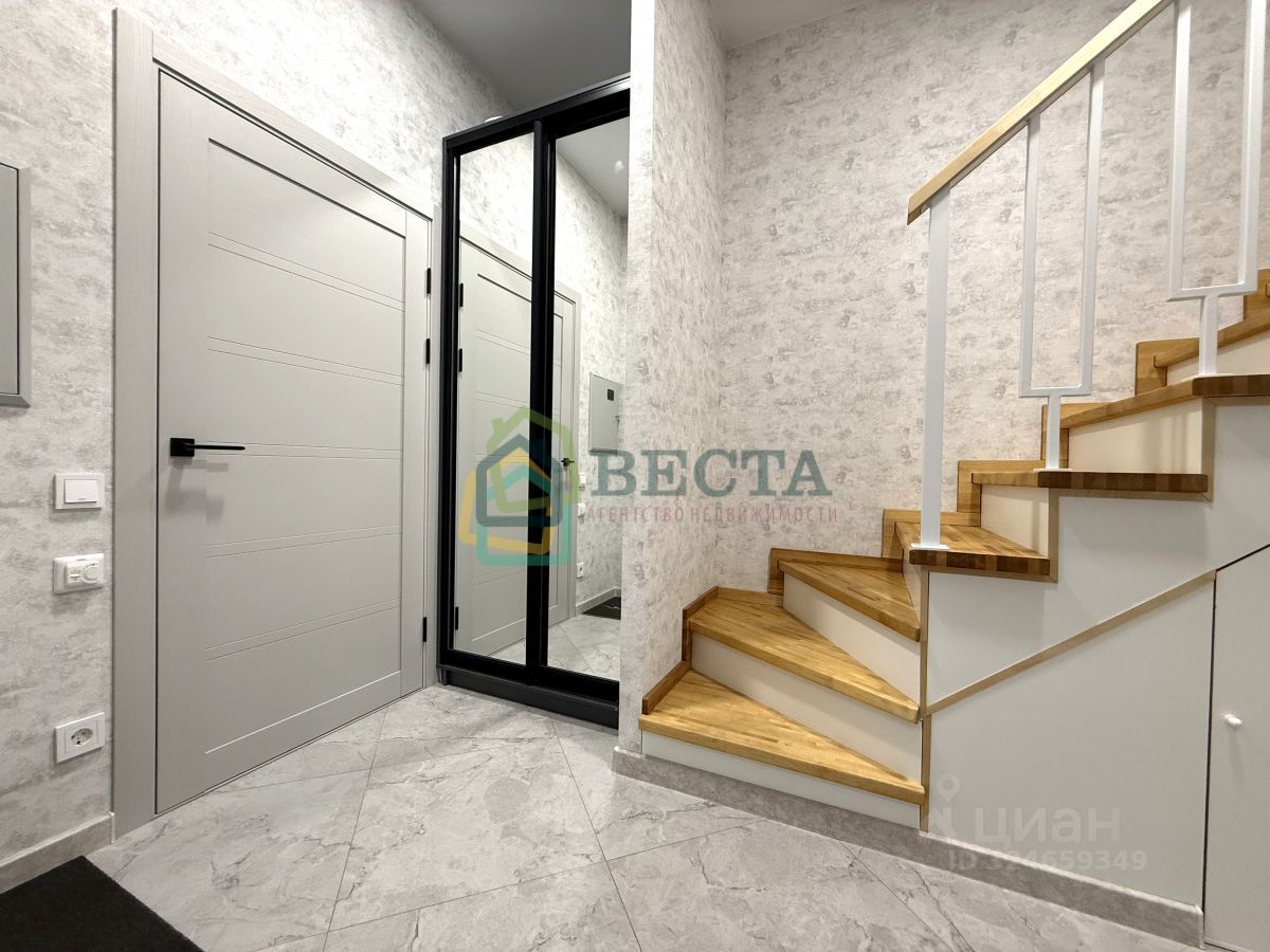 Продажа 4-комн квартиры на вторичном рынке д. Мистолово, проспект Средний, 28