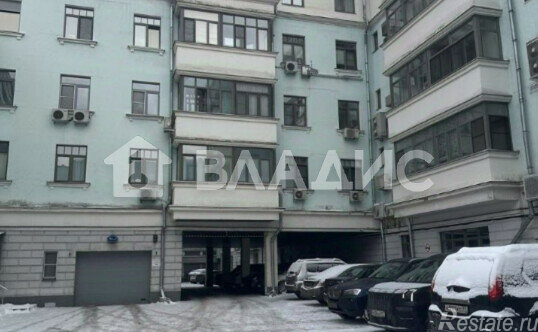 Продажа 3-комн квартиры на вторичном рынке Леонтьевский пер,  д. 11