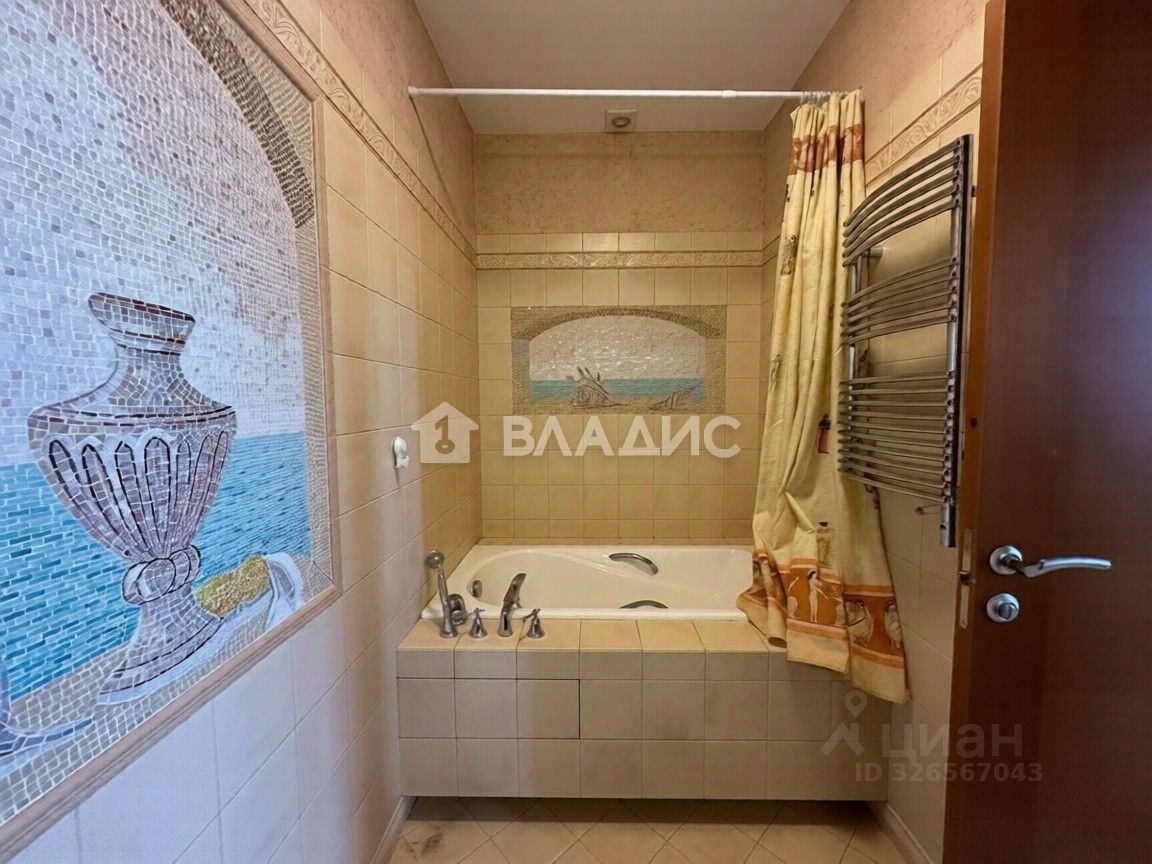 Продажа 3-комн квартиры на вторичном рынке улица Ватутина, 18К2