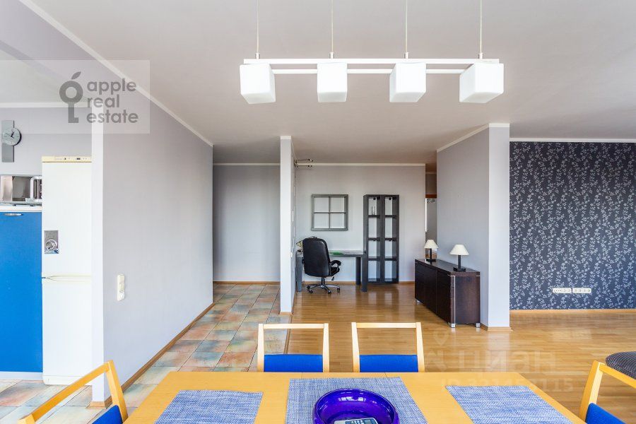 Продажа 3-комн квартиры на вторичном рынке улица Алымова, 3