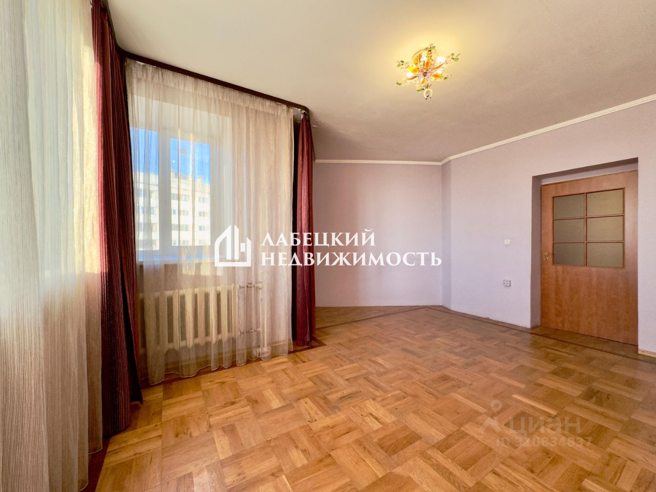 Продажа 3-комн квартиры на вторичном рынке Коммунар, Западная улица, 1