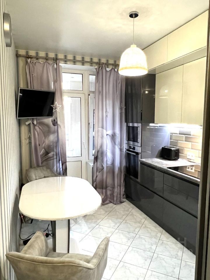 Продажа 2-комн квартиры на вторичном рынке Сабурово пгт, улица Парковая, 22